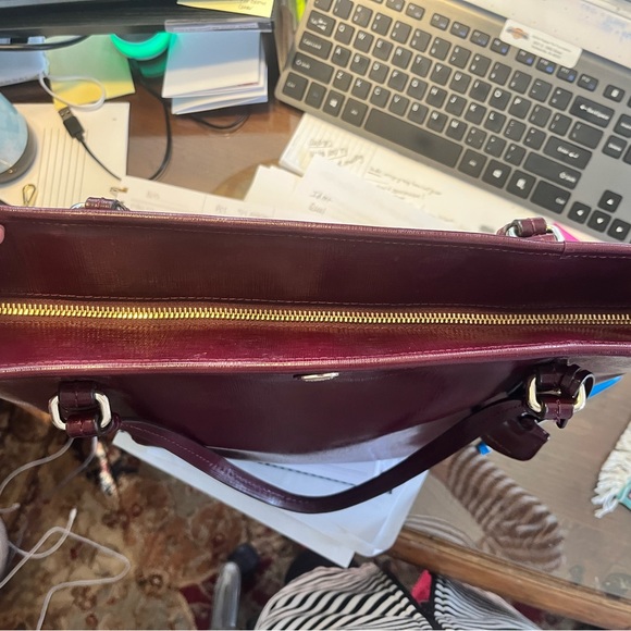 Coach tote bag from 2016(ish). Patent-like burgundy. Great shape. - Picture 6 of 6